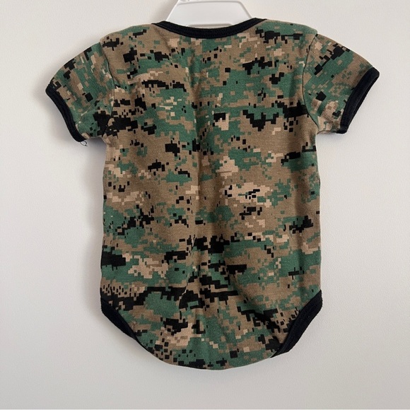 Marine’s Tiny Trooper USMC Baby Onesie-Size 3 to 6 Months - Picture 2 of 3